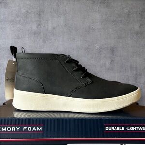 Izod Palmer Men’s Chukka Boot Size 8 US  Black New